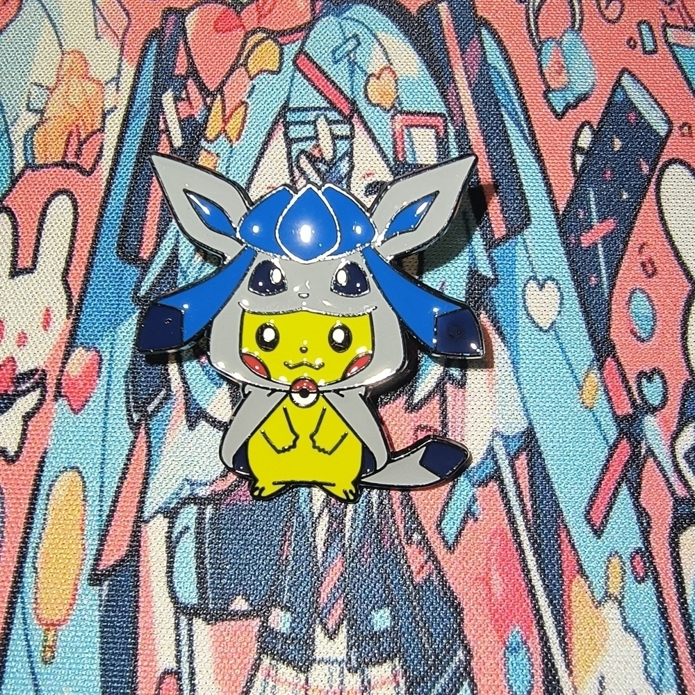 Pokemon Pikachu in Blue and Gray Costume Pin - Picture 2 of 3